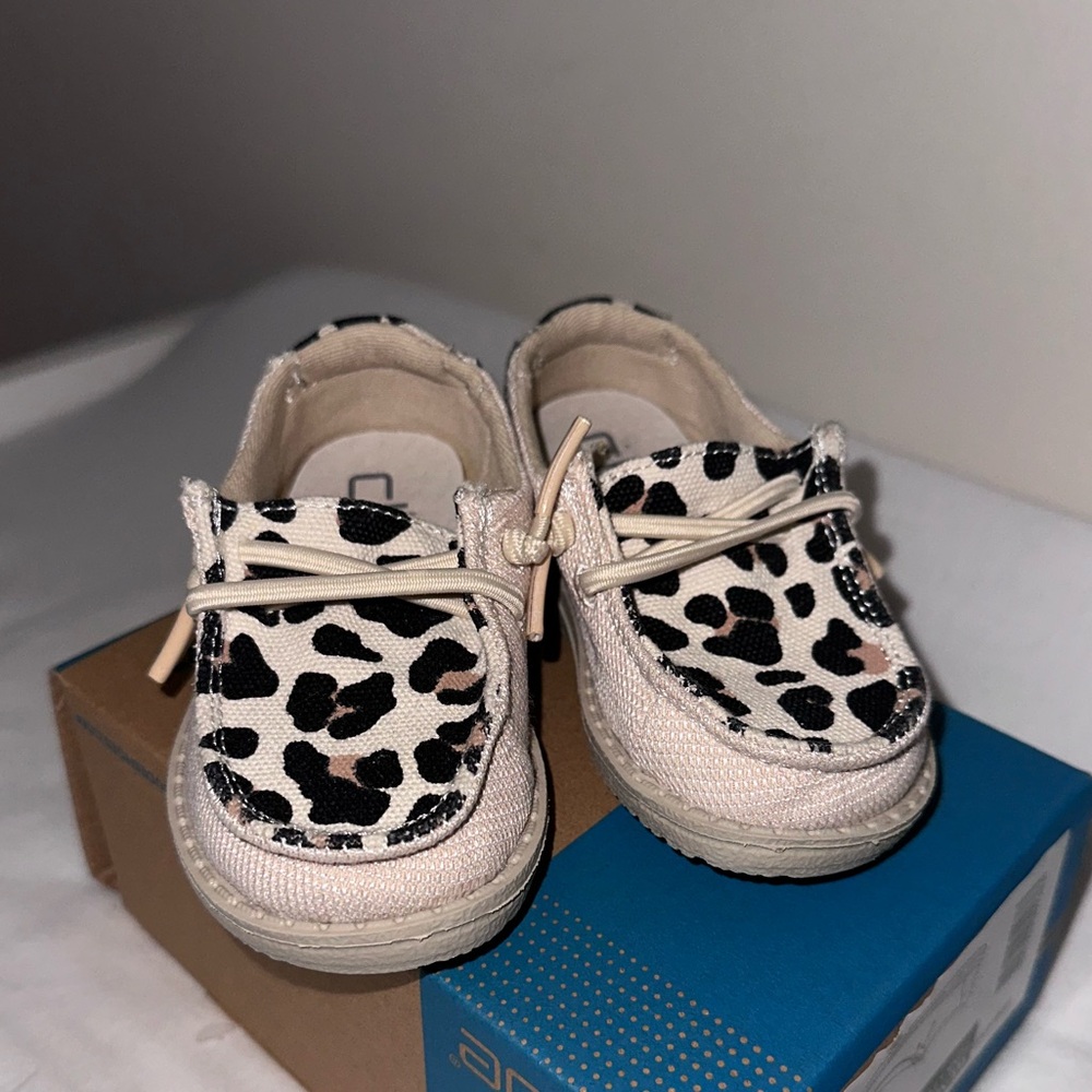 Toddler Hey Dude shoes, adorable leopard print